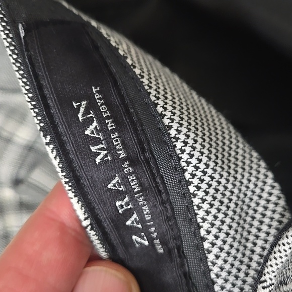 Zara Men's Black and White Checkered Chinos - Picture 5 of 7